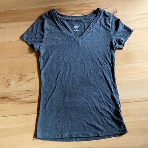 Army green v-neck short sleeve shirt